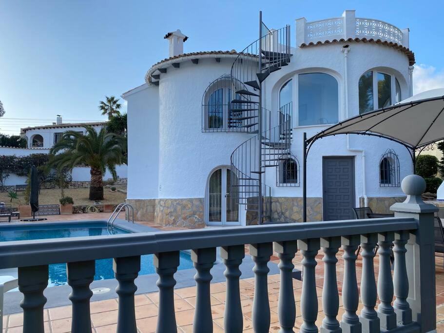 Casa Serenita Charming Villa With Swimming Pool 哈维亚 外观 照片