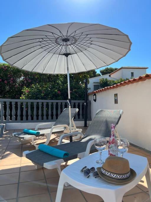 Casa Serenita Charming Villa With Swimming Pool 哈维亚 外观 照片